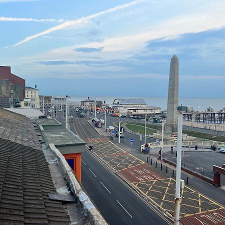 Town Center Large 2 Bedroom Apartment- Sleeps Up To 6 - Dogs Welcome - 2 Minutes From Train Station Блэкпул Экстерьер фото